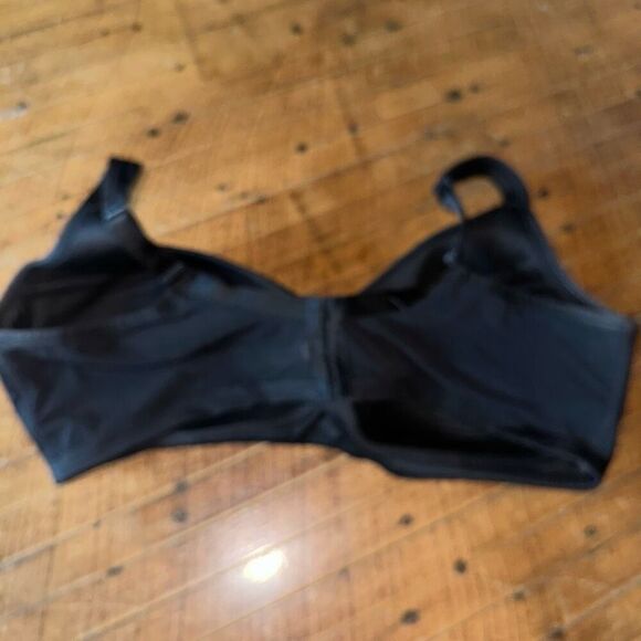 Cacique satiny black 48DDD wireless comfortable bra - Picture 2 of 4